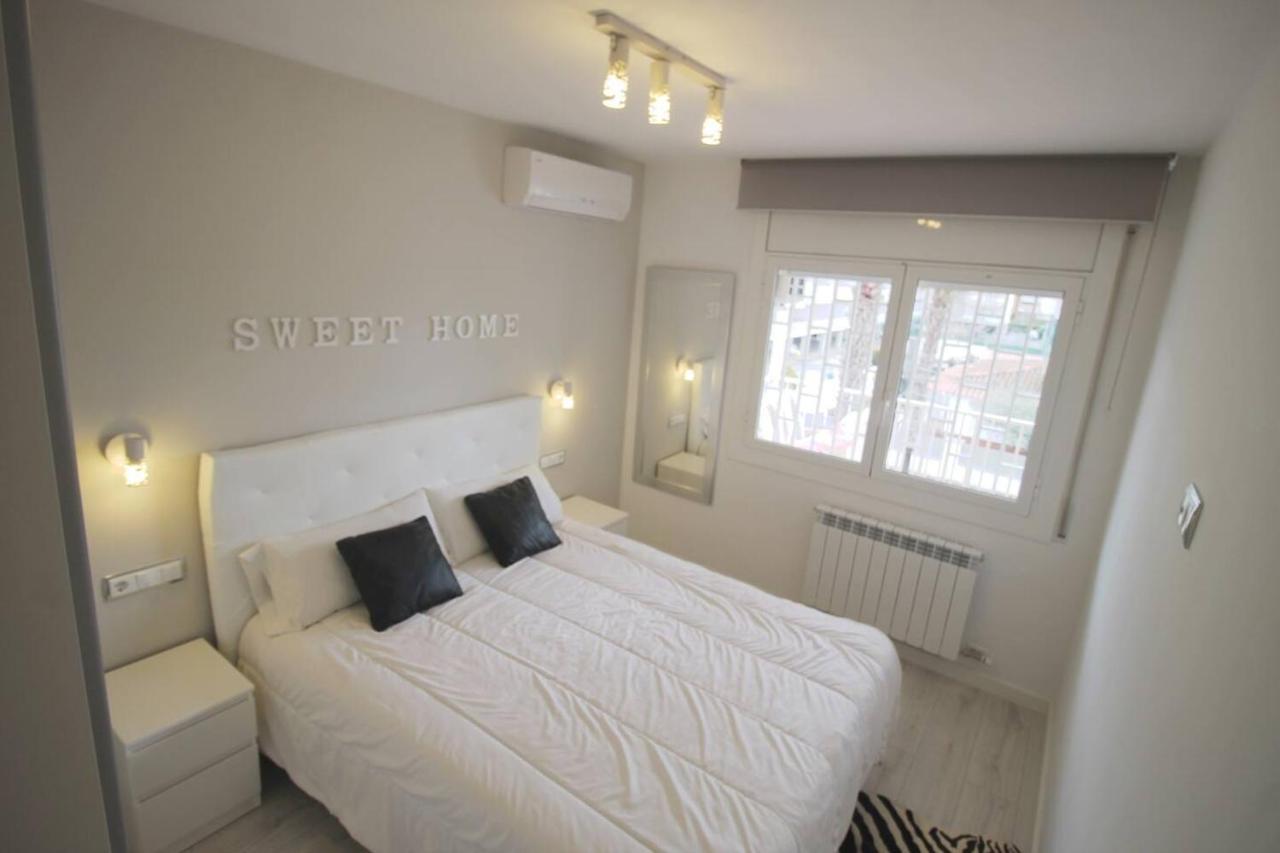 Family Deluxe Apartment Beach Castelldefels Bagian luar foto
