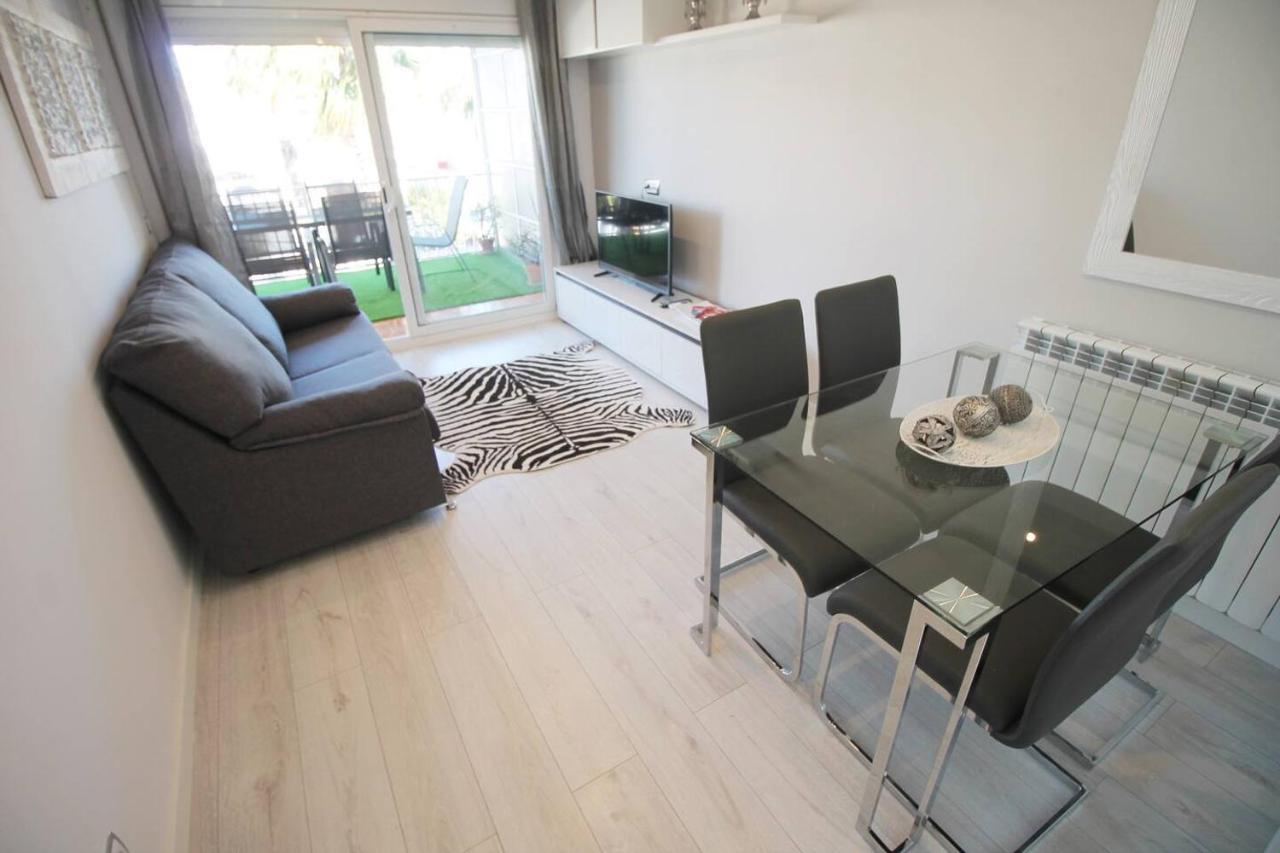 Family Deluxe Apartment Beach Castelldefels Bagian luar foto