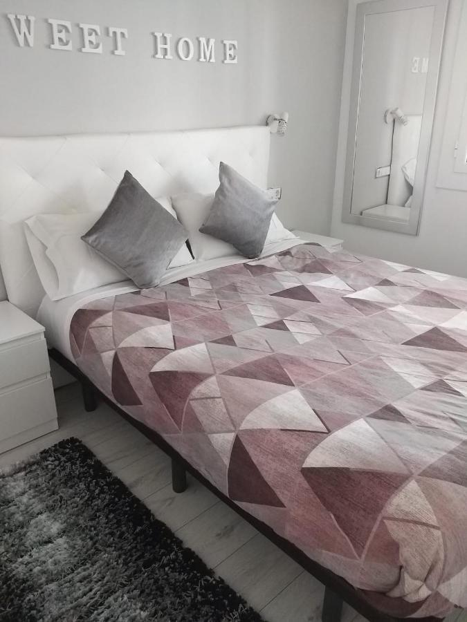 Family Deluxe Apartment Beach Castelldefels Bagian luar foto