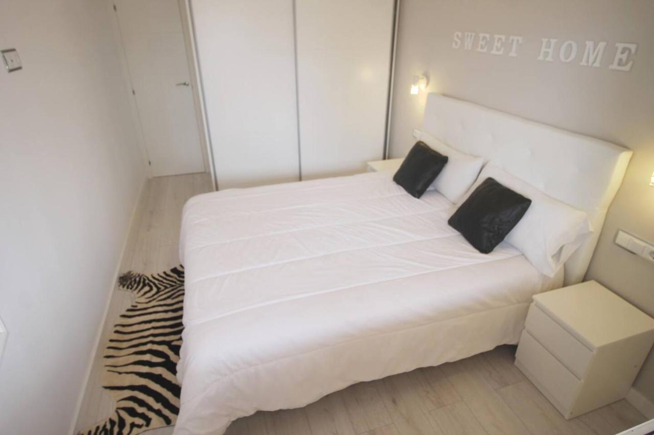 Family Deluxe Apartment Beach Castelldefels Bagian luar foto