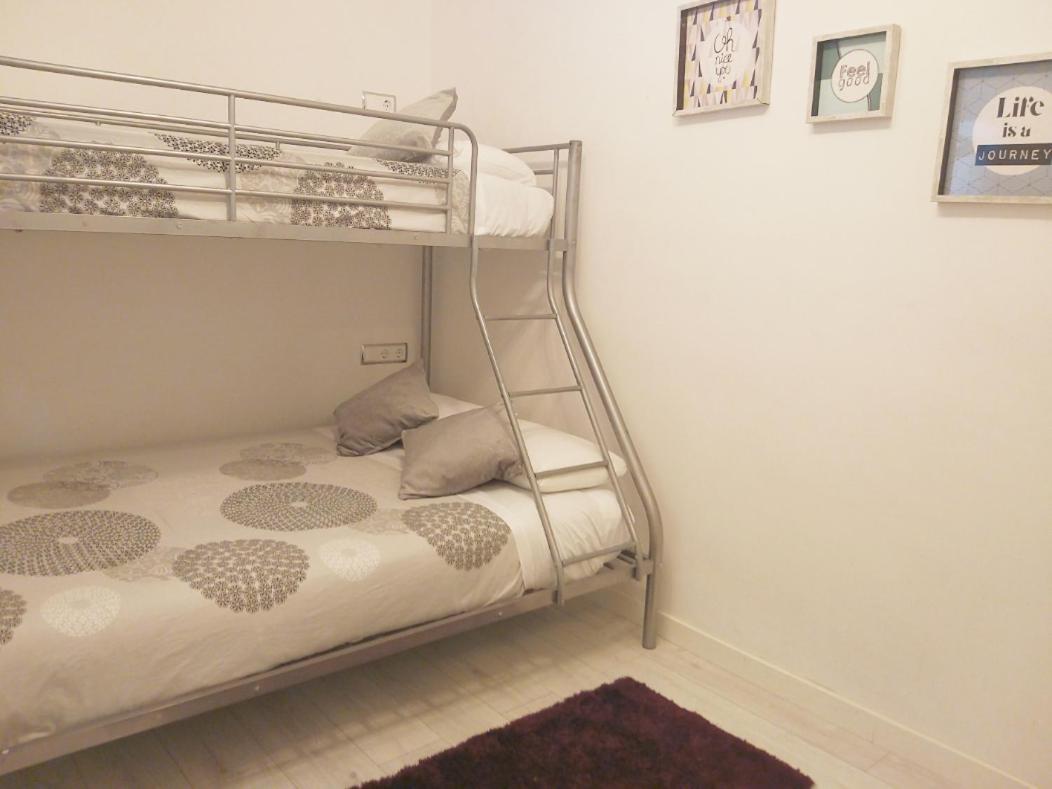 Family Deluxe Apartment Beach Castelldefels Bagian luar foto