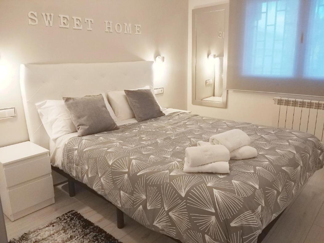 Family Deluxe Apartment Beach Castelldefels Bagian luar foto