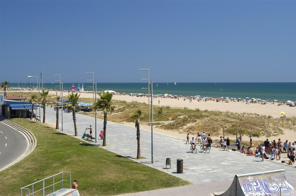 Family Deluxe Apartment Beach Castelldefels Bagian luar foto